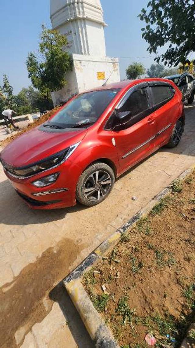 https://images10.gaadi.com/usedgaadi-sellcar/UsedCar/638d11ca-7f1d-4d7a-b355-f6977d0303b7/08e06dd1-2080-466a-a5d7-9e58ecc9219a.jpg?imwidth=6402