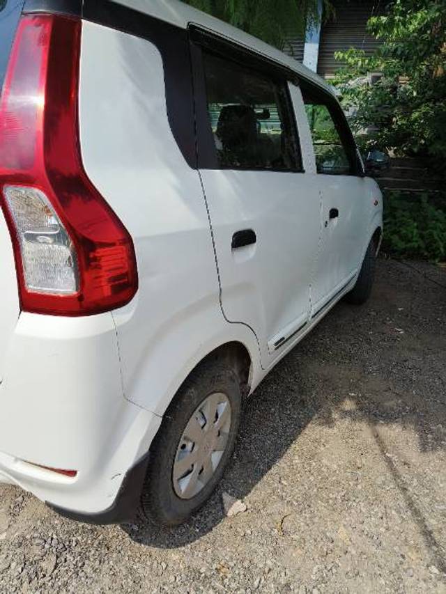 https://images10.gaadi.com/usedgaadi-sellcar/UsedCar/63a54458-9489-4213-97c7-b6498148783f/26bc17cb-bce0-407e-aefd-f214b4b656d8.jpg?imwidth=6401