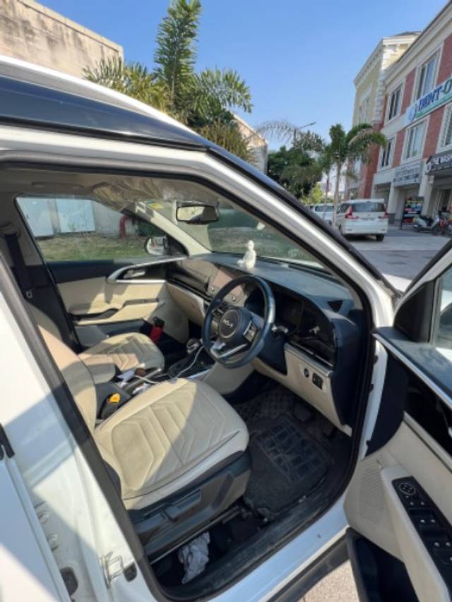 https://images10.gaadi.com/usedgaadi-sellcar/UsedCar/63c0dc03-32c8-47bf-ad19-712101232e28/5b11efff-b18c-4f73-85c5-19b74dfd1ba6.jpeg?imwidth=6402