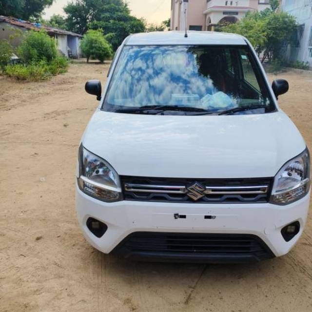 https://images10.gaadi.com/usedgaadi-sellcar/UsedCar/63c6e35c-ef77-4c06-bb66-84c50102745e/82f7ca83-5bfd-4f0b-8f74-1e5e00aba940.jpeg?imwidth=6400