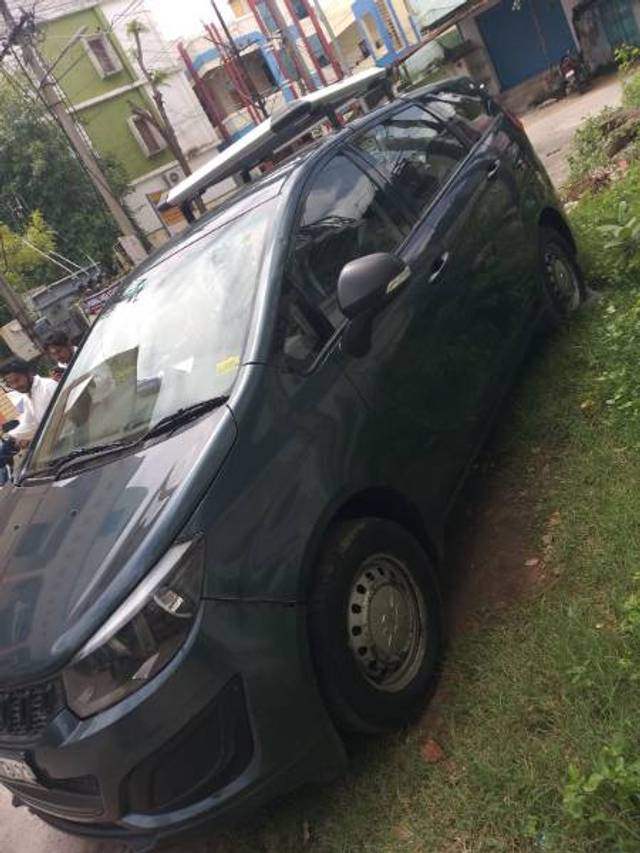 https://images10.gaadi.com/usedgaadi-sellcar/UsedCar/63d49201-6fbf-4602-b51a-ec0ec578bee9/1453b0fd-8826-4813-82c8-e9a5eb308cfd.jpg?imwidth=6400