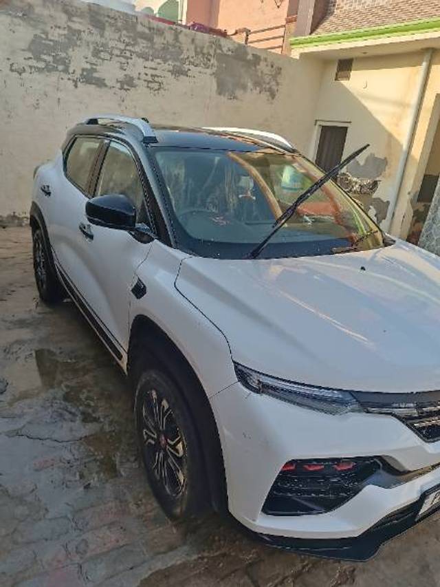 https://images10.gaadi.com/usedgaadi-sellcar/UsedCar/645bd437-ce4b-427a-bcf9-010b60385206/b03cfd03-910a-45c4-b7b5-1f7345162c47.jpg?imwidth=6400