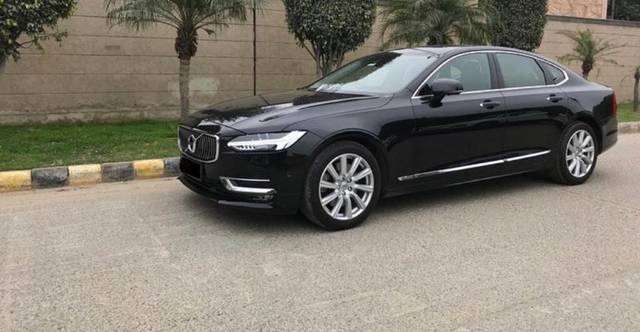 https://images10.gaadi.com/usedgaadi-sellcar/UsedCar/64883922-26a0-4dfb-be81-064e917094d0/fadf365f-e5e6-4e03-94c3-c971271eec68.jpeg?imwidth=6402