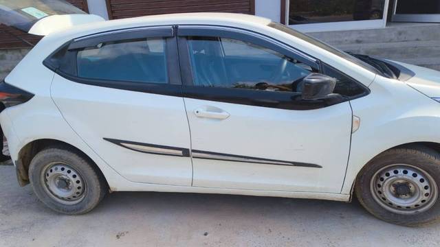https://images10.gaadi.com/usedgaadi-sellcar/UsedCar/64d1f1ea-18ba-4051-8bb0-ab38a55e6777/be3f3217-d090-40dc-a565-074bfa9caa17.jpg?imwidth=6401