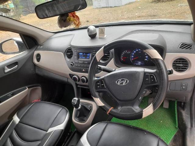 https://images10.gaadi.com/usedgaadi-sellcar/UsedCar/64d20e6a-8980-4f3d-a692-293d78249670/3d3b6acc-3cf0-4d63-909f-c4af7811ccb1.jpg?imwidth=6402