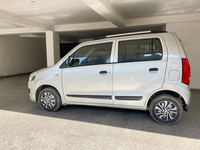 https://images10.gaadi.com/usedgaadi-sellcar/UsedCar/6507c342-11d8-4288-9ecd-fcef497b11c5/9cea9b93-683d-4ccf-9580-f3b556f0d02b.jpeg?imwidth=6402