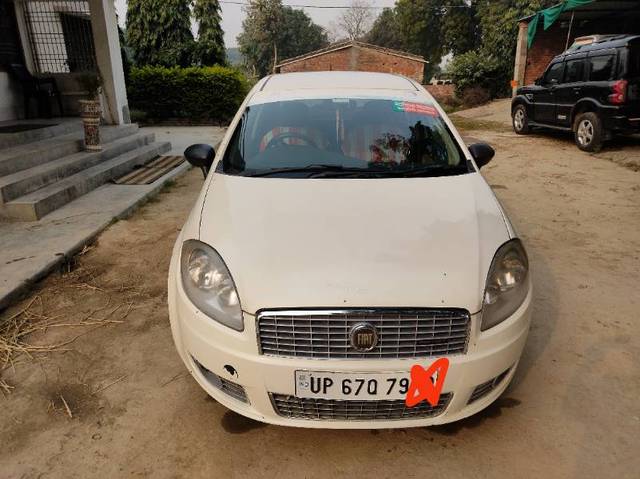 https://images10.gaadi.com/usedgaadi-sellcar/UsedCar/65581300-99ca-44f1-9a8b-0948793c6e9f/1b959dc2-ac31-41de-b76b-02e81bdcd71e.jpg?imwidth=6402