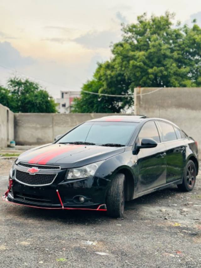 https://images10.gaadi.com/usedgaadi-sellcar/UsedCar/655d4265-ece5-4ddd-8c03-c61ddf57caaf/15f20102-6cf1-49b9-a9fa-c3c377ff261f.jpeg?imwidth=6401