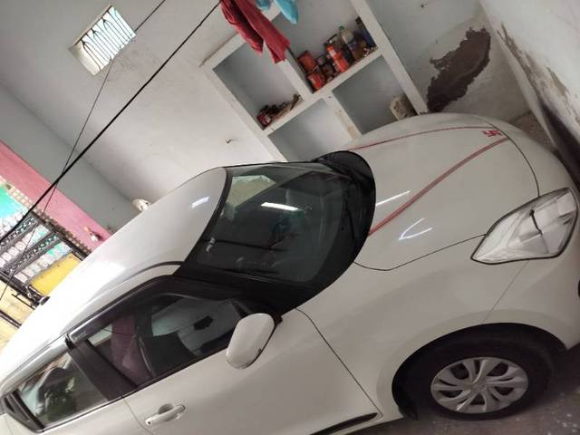 https://images10.gaadi.com/usedgaadi-sellcar/UsedCar/6571d9d2-41db-45ed-9dad-2cc74c863c54/0de7d274-bde7-47a8-840e-3cf854f2e1b9.jpg?imwidth=6402