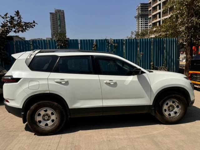 https://images10.gaadi.com/usedgaadi-sellcar/UsedCar/658644e2-98f8-4413-9f70-7809ac479401/8440969d-4e81-4c9e-bace-5de6acc2f866.jpeg?imwidth=6400