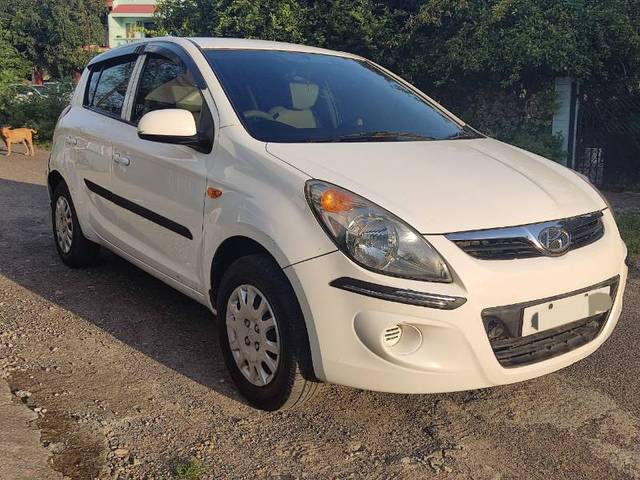 https://images10.gaadi.com/usedgaadi-sellcar/UsedCar/65893821-c52d-44af-b469-61633c87ebc0/e67b7dde-febe-46ce-ac50-411f886f686c.jpg?imwidth=6400