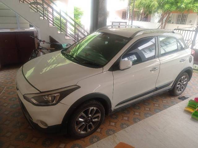 https://images10.gaadi.com/usedgaadi-sellcar/UsedCar/658c6c78-b0cd-4751-84fe-f3c8796f41ef/aaf9e127-3299-4104-a4ab-288b8799250d.jpg?imwidth=6401