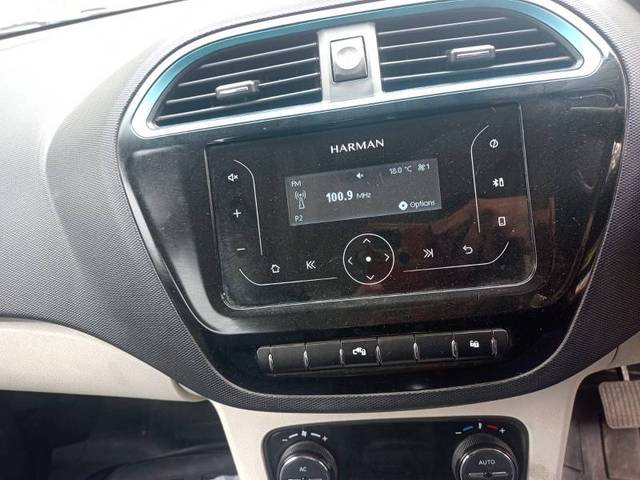 https://images10.gaadi.com/usedgaadi-sellcar/UsedCar/65c1028c-4eaa-4e57-8f4d-11a2dd1dbc6a/3859143a-4fd0-4fe8-9822-ebd592a0510d.jpg?imwidth=6402