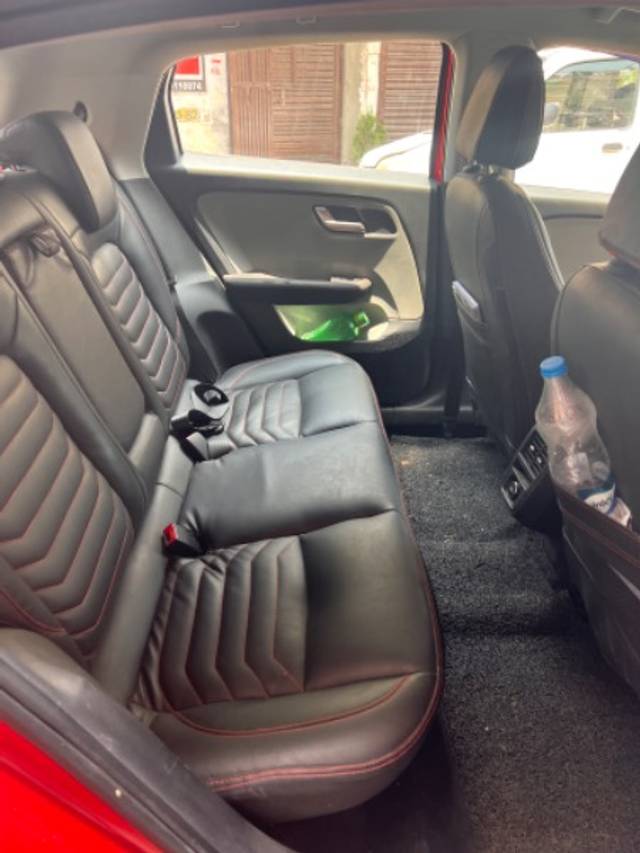 https://images10.gaadi.com/usedgaadi-sellcar/UsedCar/661b594d-3639-48e9-a404-782a4cc70b1f/8a99e0c8-20a8-43bd-8622-fbd97474820f.jpeg?imwidth=6402
