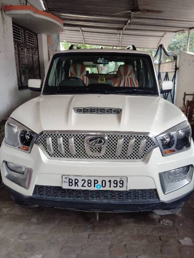 https://images10.gaadi.com/usedgaadi-sellcar/UsedCar/662fb589-d6dd-40fb-86ca-49eb751869d4/b0d797a3-e911-4efa-a88e-fb78666bb61b.jpg?imwidth=6402