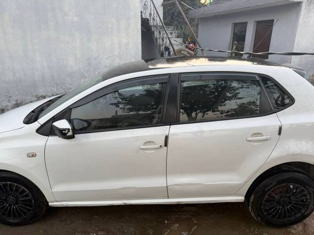 https://images10.gaadi.com/usedgaadi-sellcar/UsedCar/667f3a27-cbe5-4b22-a99c-17da4920bcf3/50e31160-dffd-4cf9-97b2-7489be82e192.jpg?imwidth=6402