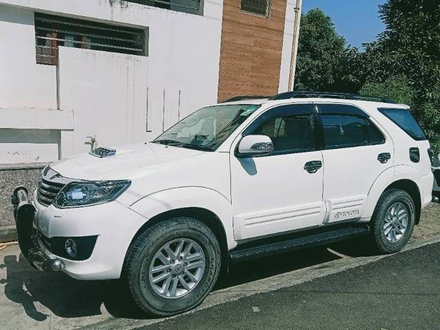 https://images10.gaadi.com/usedgaadi-sellcar/UsedCar/66c6fe9d-937d-422a-b31e-470e7f60a1c9/210459e1-2bea-4a70-850c-f0a718176bdc.jpg?imwidth=6400