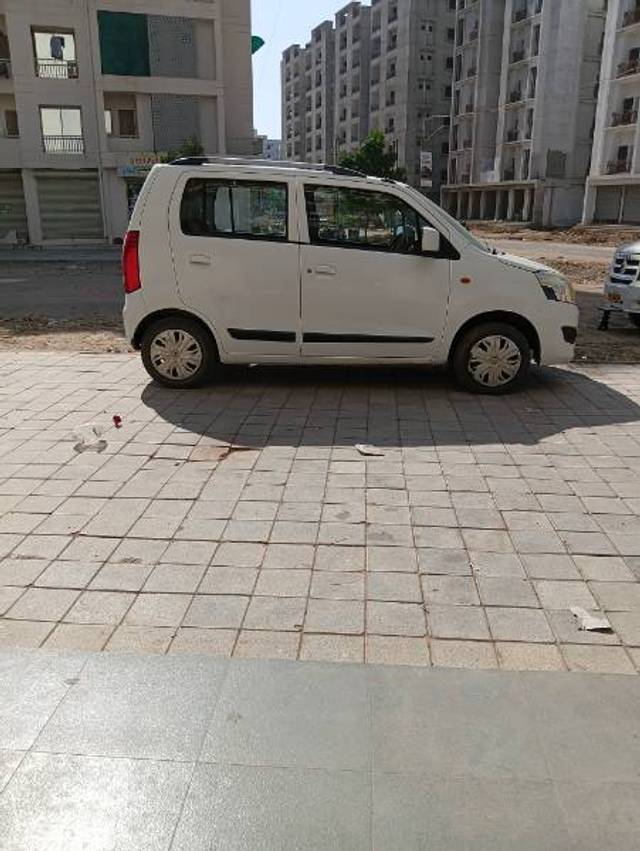 https://images10.gaadi.com/usedgaadi-sellcar/UsedCar/670a63f0-b280-4680-a97c-c06b4868c4b8/406c7743-d4e2-4cd7-a5af-a8d93086e31e.jpg?imwidth=6400