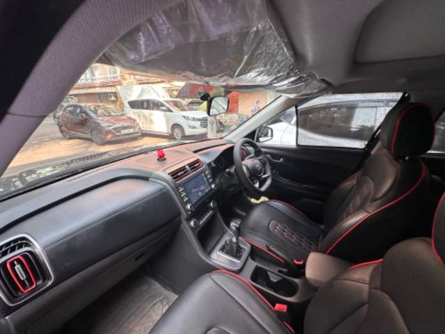 https://images10.gaadi.com/usedgaadi-sellcar/UsedCar/67345273-0631-4b2f-8358-e6b3e9f5d13c/e39e8943-1502-4bc0-a1b9-7162249512c1.jpeg?imwidth=6402