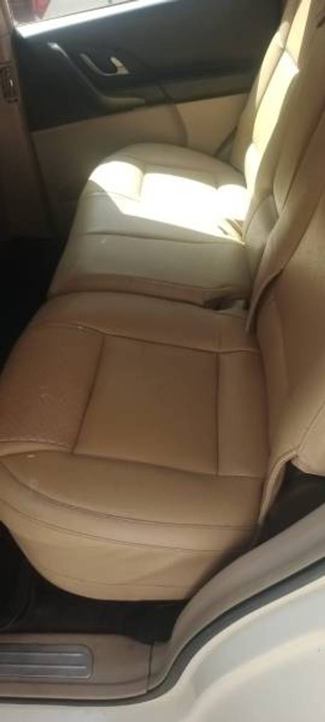 https://images10.gaadi.com/usedgaadi-sellcar/UsedCar/674cf152-2dd8-44bd-8ee5-6cdba99dac86/202bf2d7-be64-480b-8d97-41aef9bda222.jpg?imwidth=6402