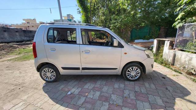 https://images10.gaadi.com/usedgaadi-sellcar/UsedCar/676f4038-5288-43bc-be84-48e5ff6fd378/e0631c3e-f9ea-4aa2-8fa2-4bd0b073ac92.jpg?imwidth=6401