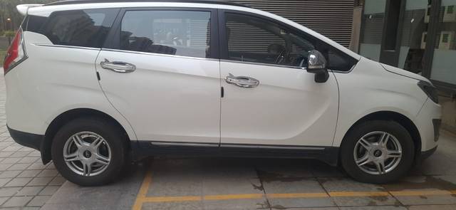 https://images10.gaadi.com/usedgaadi-sellcar/UsedCar/67989640-63c5-4d41-8040-3d04c87e3bae/942d077a-9a8d-4b02-b8a4-a173b2272c9f.jpeg?imwidth=6401
