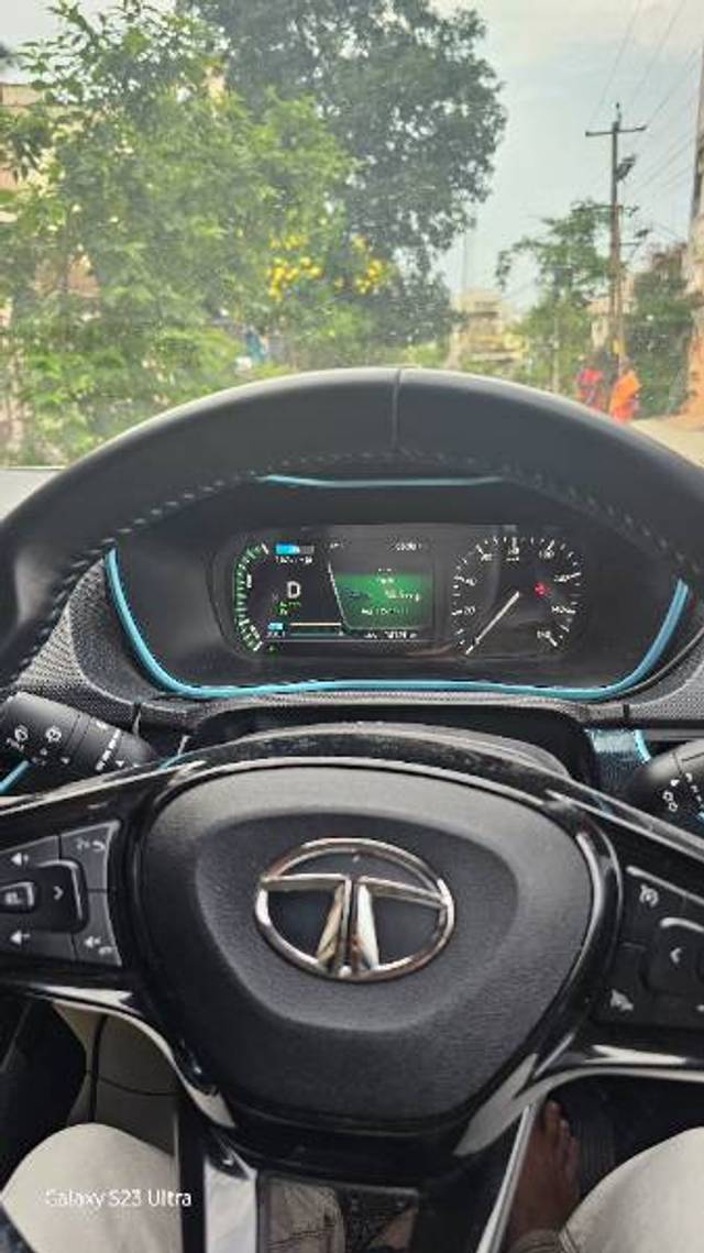 https://images10.gaadi.com/usedgaadi-sellcar/UsedCar/67fe0bde-f8fe-4568-8470-e8754508f549/d81ed778-3dbc-46d3-bce9-b1fbcf35e364.jpg?imwidth=6402
