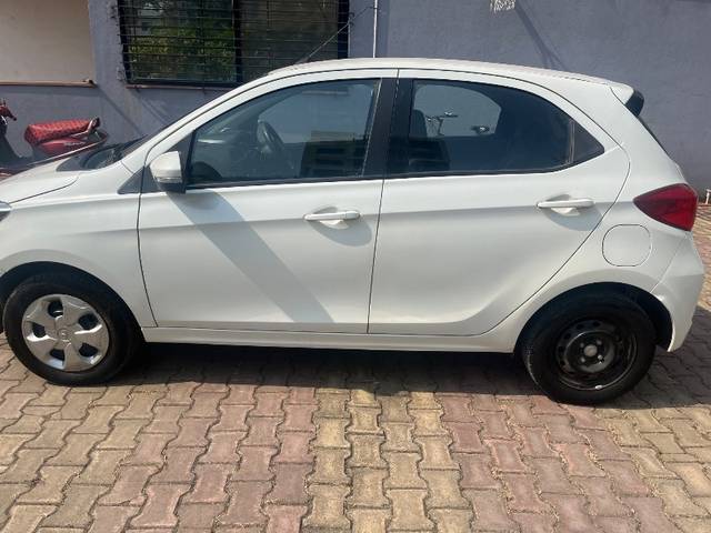 https://images10.gaadi.com/usedgaadi-sellcar/UsedCar/6868945b-11e9-46b7-b62f-93bd4e4cc109/23d8f7d7-9c9f-4280-b685-8197a0ad17cc.jpeg?imwidth=6402