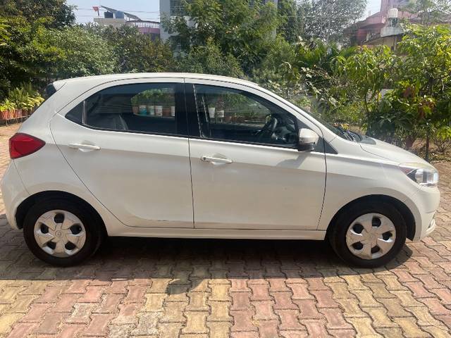 https://images10.gaadi.com/usedgaadi-sellcar/UsedCar/6868945b-11e9-46b7-b62f-93bd4e4cc109/69c32352-54c3-4313-9ab0-bc2d495a1098.jpeg?imwidth=6401