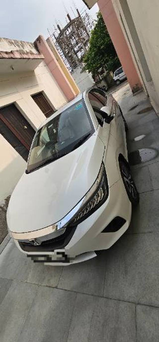 https://images10.gaadi.com/usedgaadi-sellcar/UsedCar/6877e936-c1f8-4f87-b924-1f3015311d54/426a6665-71a0-41b7-98dc-148718e7f236.jpg?imwidth=6402