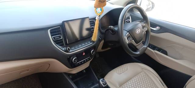 https://images10.gaadi.com/usedgaadi-sellcar/UsedCar/68d447e9-4559-4b12-8b00-540d2267dc9c/fa60c095-733d-4506-a794-4dfda387e522.jpg?imwidth=6401