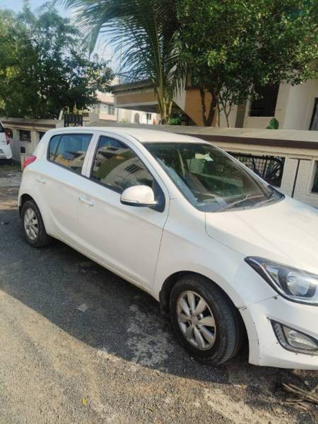 https://images10.gaadi.com/usedgaadi-sellcar/UsedCar/68dd89e8-6a81-425a-bb0b-2bcb48da7306/9093993c-d93b-4a86-9dc3-162a34ad55b0.jpg?imwidth=6401