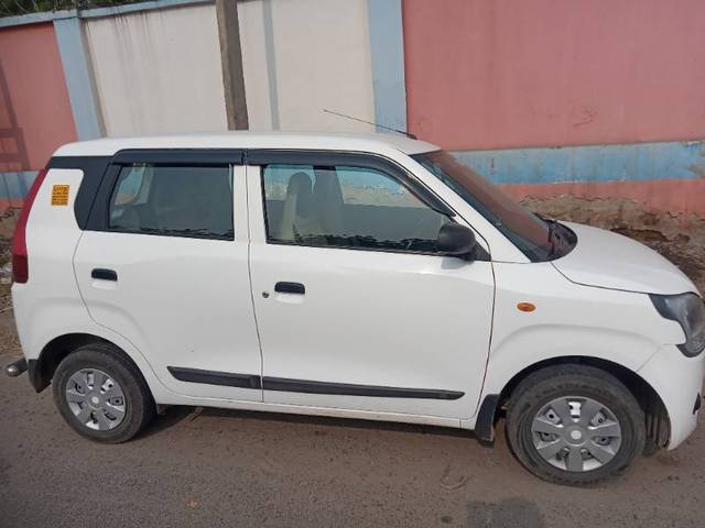 https://images10.gaadi.com/usedgaadi-sellcar/UsedCar/68e5f76a-ac8d-4855-be73-ec020a453386/4617d755-3468-4e41-be7c-efe1a1e7d92f.jpg?imwidth=6401