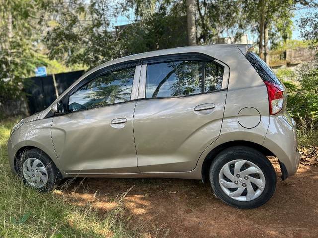 https://images10.gaadi.com/usedgaadi-sellcar/UsedCar/690abe11-8b9e-48b2-97ea-aab9e91b10cb/9e0df7c8-679b-477f-a49c-de3967461a70.jpeg?imwidth=6400