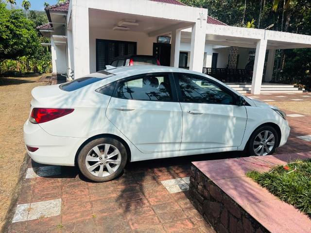 https://images10.gaadi.com/usedgaadi-sellcar/UsedCar/692ab4d1-d6d5-436f-aa36-164a56332799/607554cb-1c78-4dc7-a6a2-30afbc73dc44.jpeg?imwidth=6402