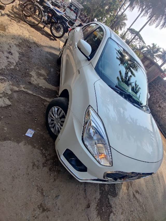 https://images10.gaadi.com/usedgaadi-sellcar/UsedCar/697656dc-386f-4cda-b24f-2dbffd32375e/8ee2e435-2b05-4a05-8092-b9130bebdd9d.jpeg?imwidth=6402