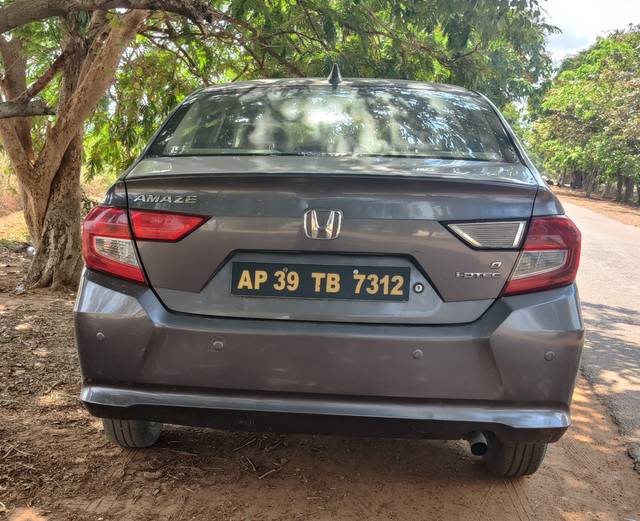 https://images10.gaadi.com/usedgaadi-sellcar/UsedCar/6988e4c9-c80f-4bb9-9c53-33fc4eff9064/d80e1d6d-8183-4bf1-876b-0beead17b964.jpg?imwidth=6401