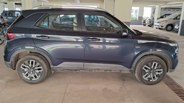 https://images10.gaadi.com/usedgaadi-sellcar/UsedCar/6a0a81d5-44cd-4a57-be53-1322f3198068/8d4c5a8b-de96-452d-8b9b-2afb225d2675.jpeg?imwidth=6401