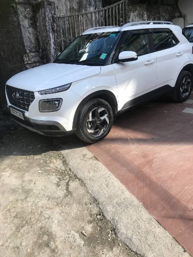 https://images10.gaadi.com/usedgaadi-sellcar/UsedCar/6a42e502-2a51-4728-aece-9a6a086dc04d/c45d6f66-377a-48b0-af7d-fc1e598d593d.jpeg?imwidth=6402