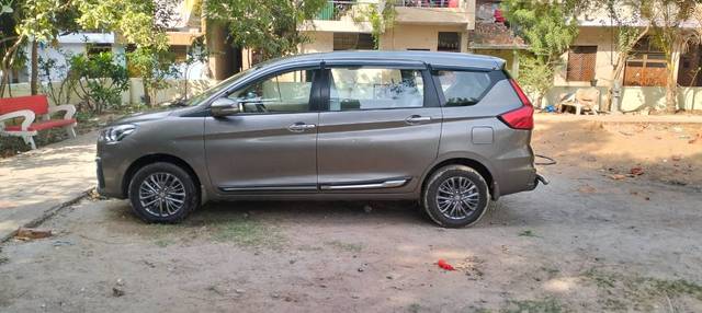 https://images10.gaadi.com/usedgaadi-sellcar/UsedCar/6a7a9857-e175-4484-85b7-022f0bd1e4e9/deb1796d-f524-42cb-8276-550ed416817b.jpg?imwidth=6401