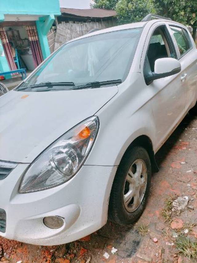 https://images10.gaadi.com/usedgaadi-sellcar/UsedCar/6a934618-a925-43d8-86ac-928bee5f8430/ffb28692-9d23-4cf8-81d7-b84d856109a2.jpg?imwidth=6400