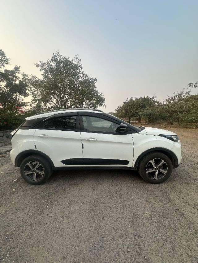 https://images10.gaadi.com/usedgaadi-sellcar/UsedCar/6aaf33e3-49ab-43c3-89c8-bc5df31cc4ce/71db4a17-a4b3-4397-8138-f27ea9b6ce23.jpg?imwidth=6401