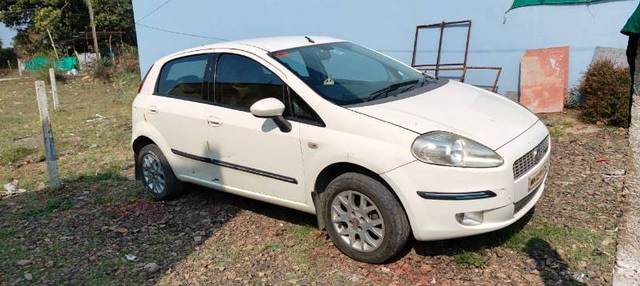 https://images10.gaadi.com/usedgaadi-sellcar/UsedCar/6ac3dabc-5552-4b22-8bd8-48d1cfa49a04/3882781c-27b2-4711-a3ae-f12ad9f683d1.jpeg?imwidth=6400