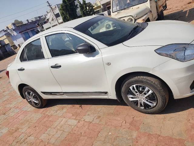 https://images10.gaadi.com/usedgaadi-sellcar/UsedCar/6ad9f09d-f740-48a9-afff-3258091bf5ed/f7693d25-53a5-482a-9a6d-b7626bcd5ccf.jpg?imwidth=6401