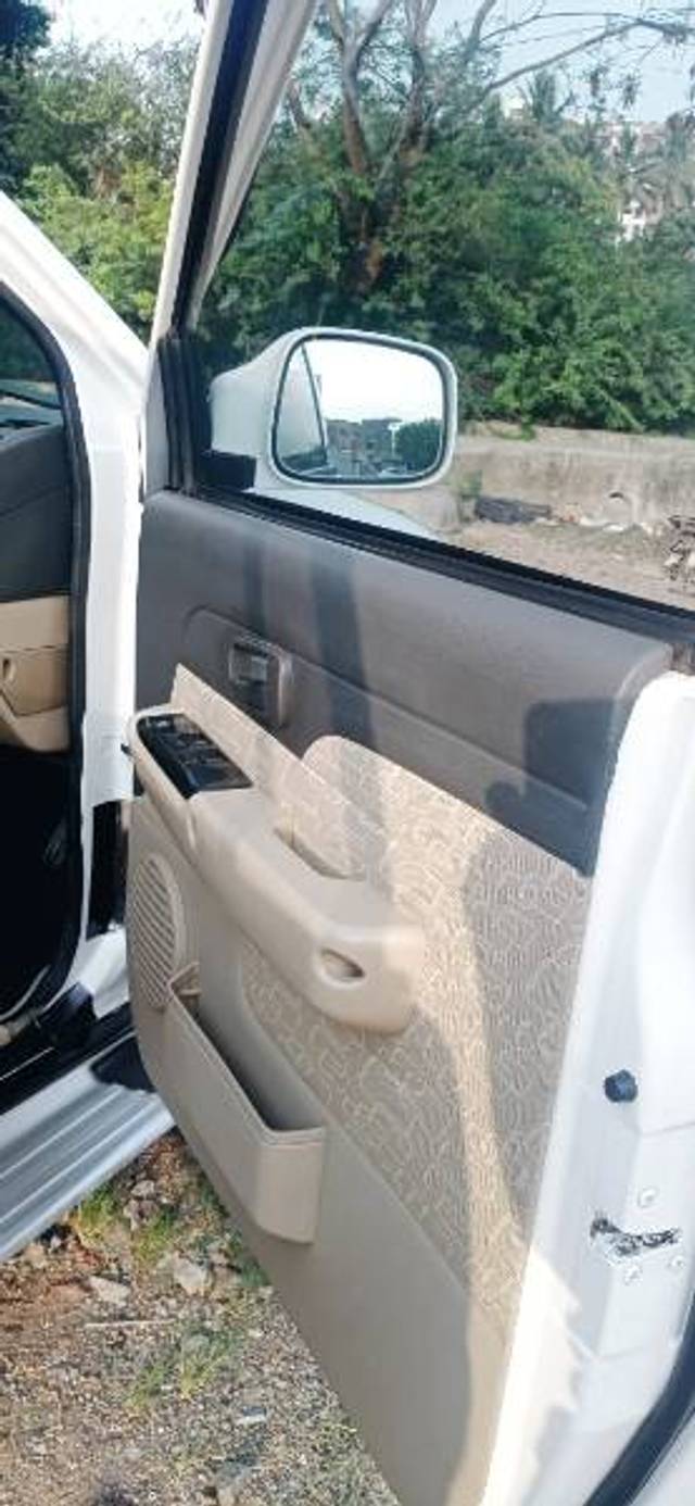 https://images10.gaadi.com/usedgaadi-sellcar/UsedCar/6af884fa-d37a-4756-ac31-0a7336083cda/9e351558-9d36-4ed7-9a97-01229b7bdd5a.jpg?imwidth=6402