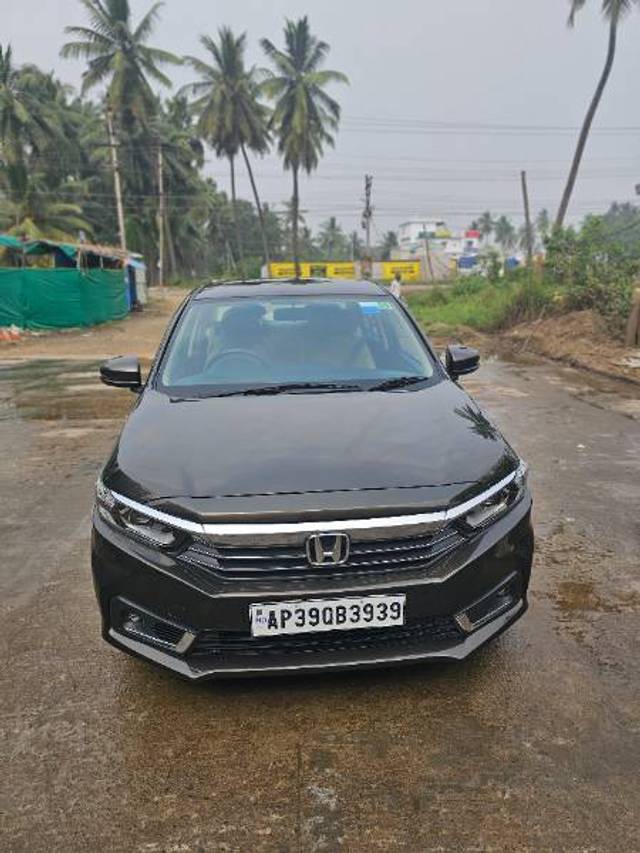 https://images10.gaadi.com/usedgaadi-sellcar/UsedCar/6b14c468-3081-4e46-81bb-ea3d51bf500a/3d71c9e6-367c-4849-b867-766ed02ef36b.jpg?imwidth=6400