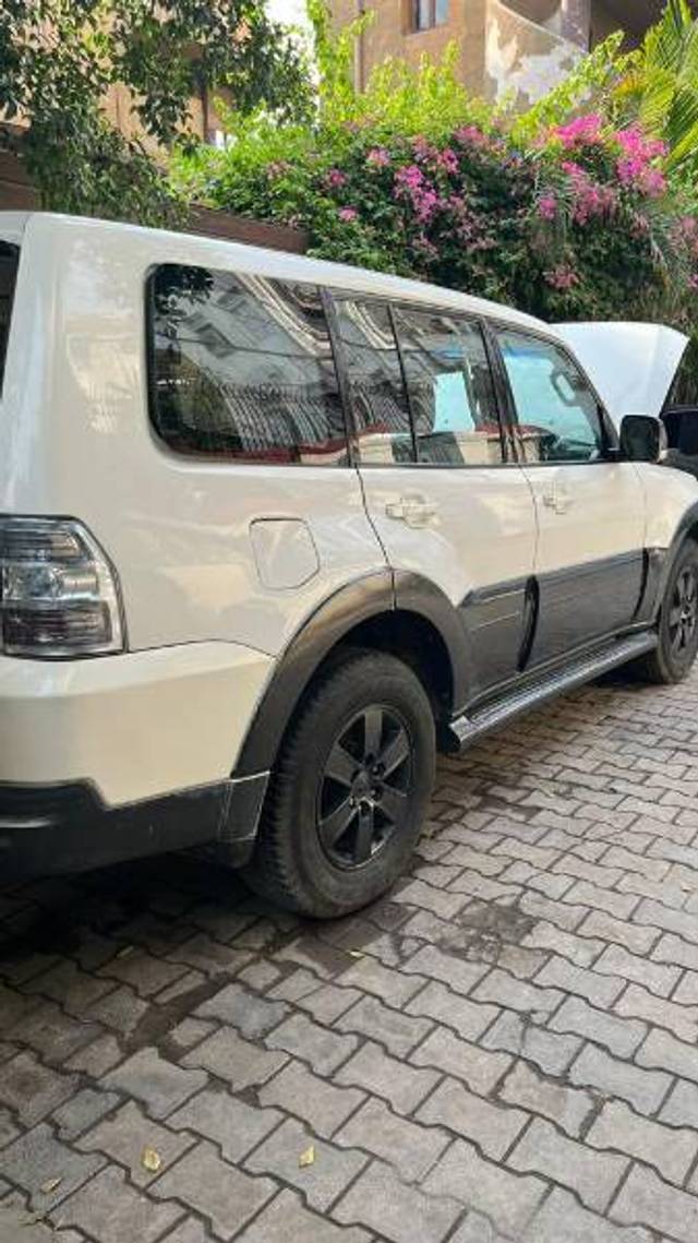 https://images10.gaadi.com/usedgaadi-sellcar/UsedCar/6b2ed3b2-0497-4e58-978c-672d969710a7/94520c89-b21b-4ae4-87fd-8b90585126f3.jpg?imwidth=6402