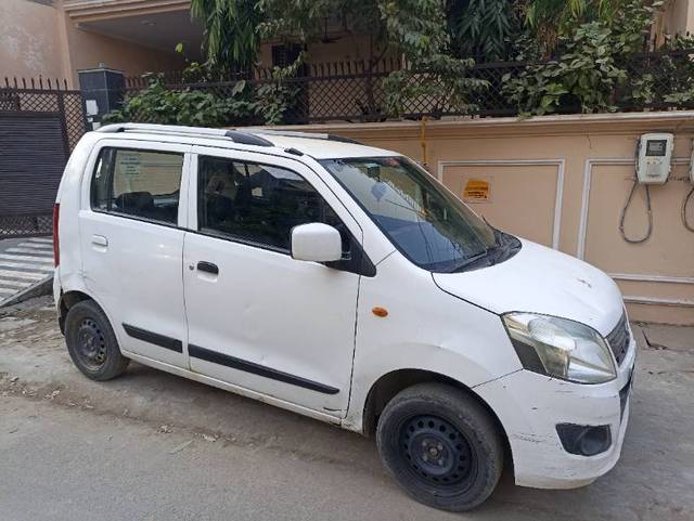 https://images10.gaadi.com/usedgaadi-sellcar/UsedCar/6b355eb6-195a-4b80-b327-466e292c46b2/1c38a1a3-9e9d-4dbd-94eb-428a99760345.jpg?imwidth=6400