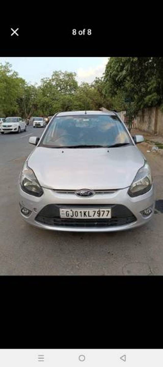 https://images10.gaadi.com/usedgaadi-sellcar/UsedCar/6b5e295d-54b9-4258-95db-7782710ac944/ade5ea72-d1c2-4830-bdbc-a1b034452d3a.jpg?imwidth=6401