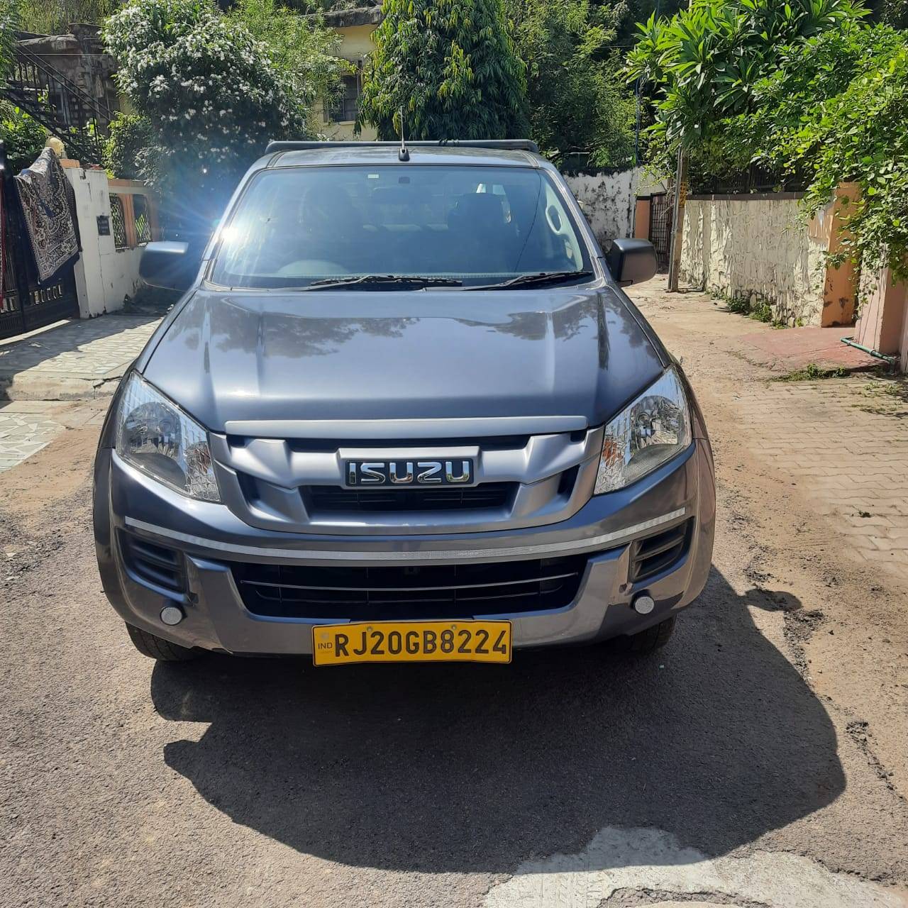 Isuzu D-Max Standard Isuzu D-Max Standard
